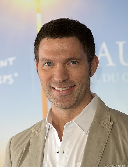 Travis Knight image