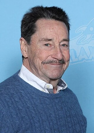 Peter Cullen headshot
