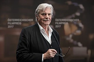 Peter Simonischek headshot