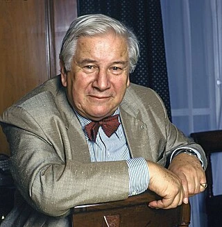 Peter Ustinov headshot