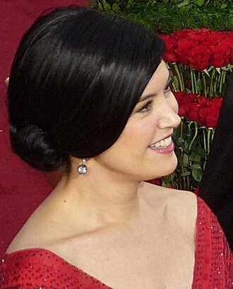 Phoebe Cates headshot