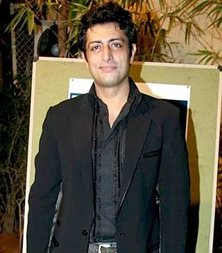 Priyanshu Chatterjee headshot