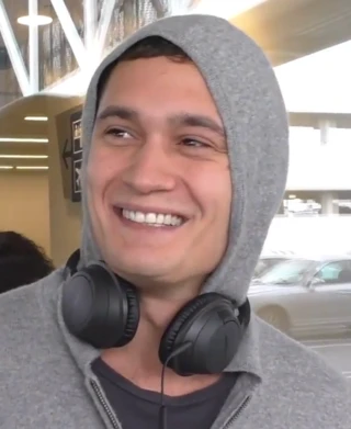 Rafi Gavron headshot