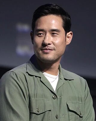 Raymond Lee headshot