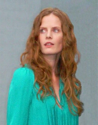 Rebecca Mader headshot