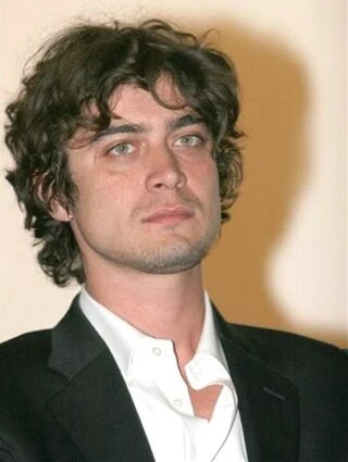 Riccardo Scamarcio headshot