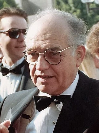 Richard Dysart headshot