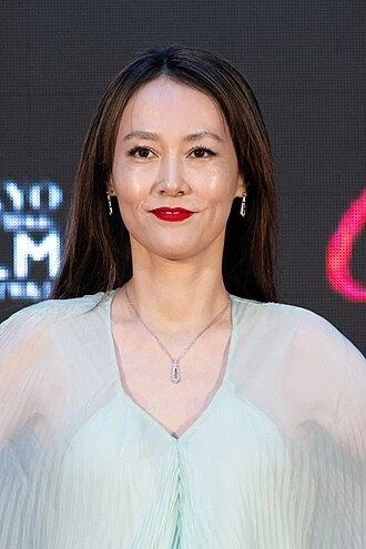 Rinko Kikuchi headshot
