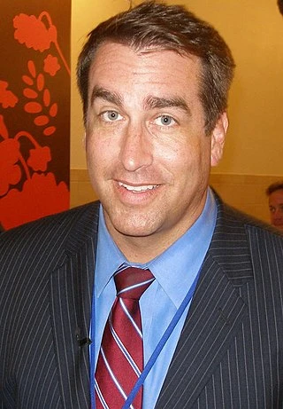 Rob Riggle headshot