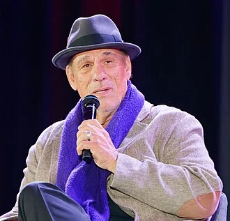 Robert Davi headshot