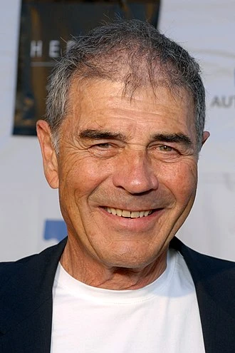 Robert Forster headshot