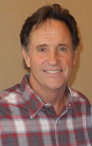 Robert Hays headshot