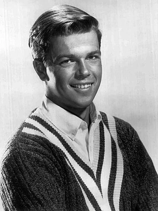 Robert Logan headshot