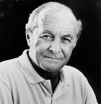 Robert Loggia headshot
