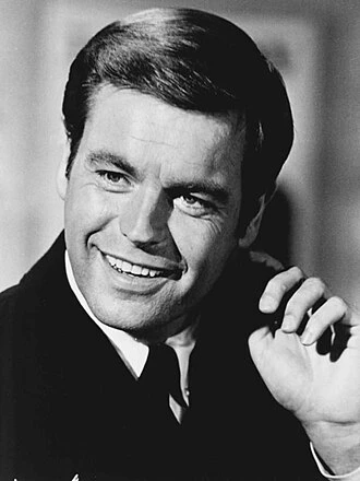 Robert Wagner headshot