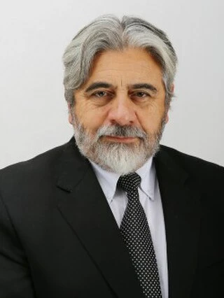 Roberto Poblete headshot