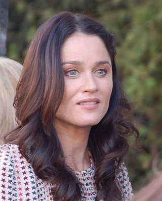 Robin Tunney headshot