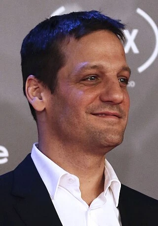 Rodrigo de la Serna headshot