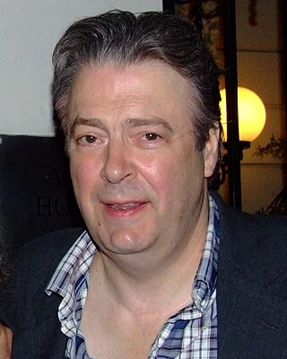Roger Allam headshot