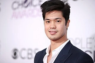 Ross Butler headshot