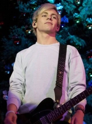 Ross Lynch headshot