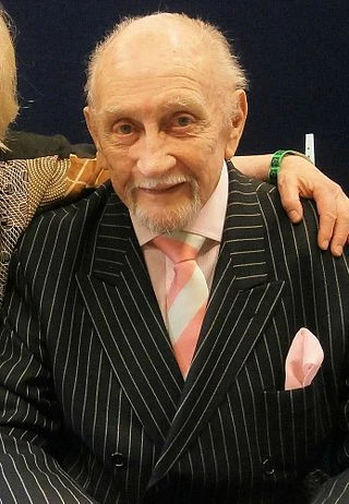 Roy Dotrice headshot