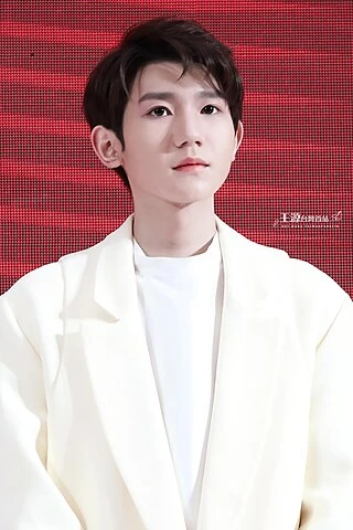 Roy Wang headshot
