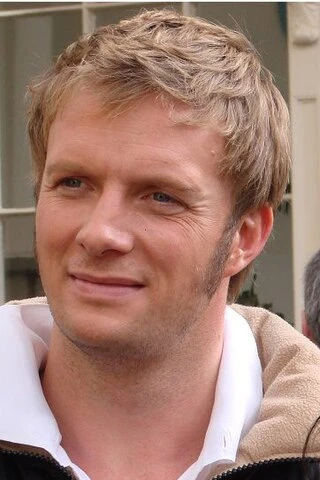 Rupert Penry-Jones headshot