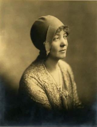 Ruth Young headshot