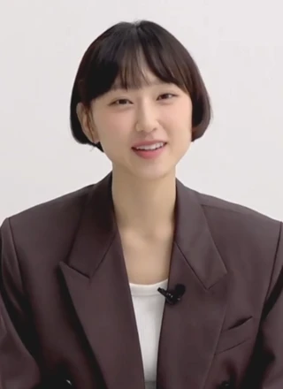 Ryu Hye-young headshot