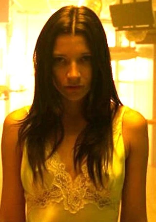 Sarah Roemer headshot