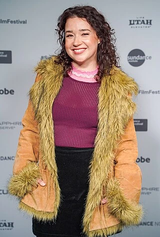 Sarah Steele headshot