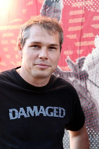 Shepard Fairey headshot