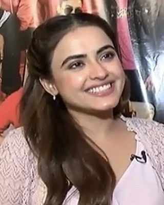 Simi Chahal headshot