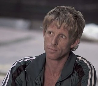 Simon Lyndon headshot