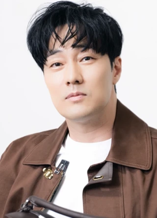 So Ji-sub headshot