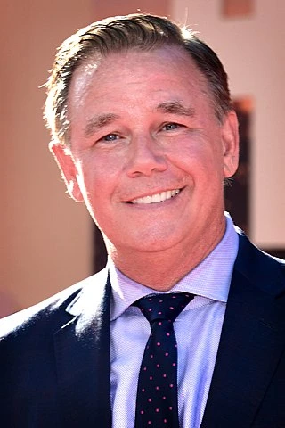 Spencer Garrett headshot