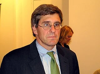 Stephen Moore headshot
