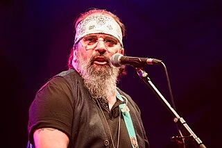 Steve Earle headshot