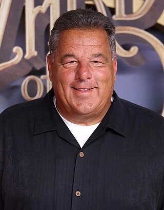 Steve Schirripa headshot