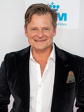 Steve Zahn headshot