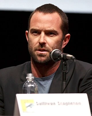 Sullivan Stapleton headshot