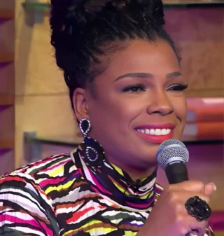 Syleena Johnson headshot