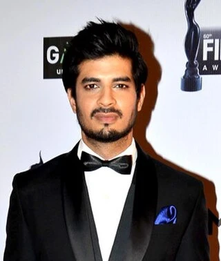Tahir Raj Bhasin headshot