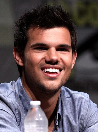 Taylor Lautner headshot
