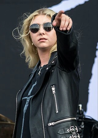 Taylor Momsen headshot