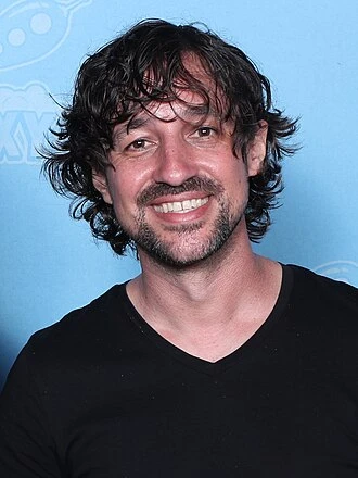 Thomas Ian Nicholas headshot