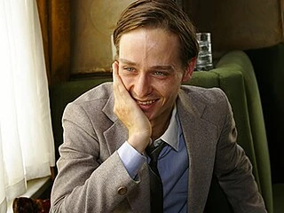 Tom Schilling headshot