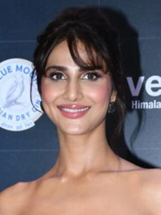 Vaani Kapoor headshot