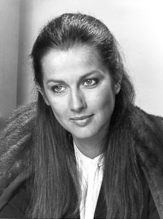 Veronica Hamel headshot